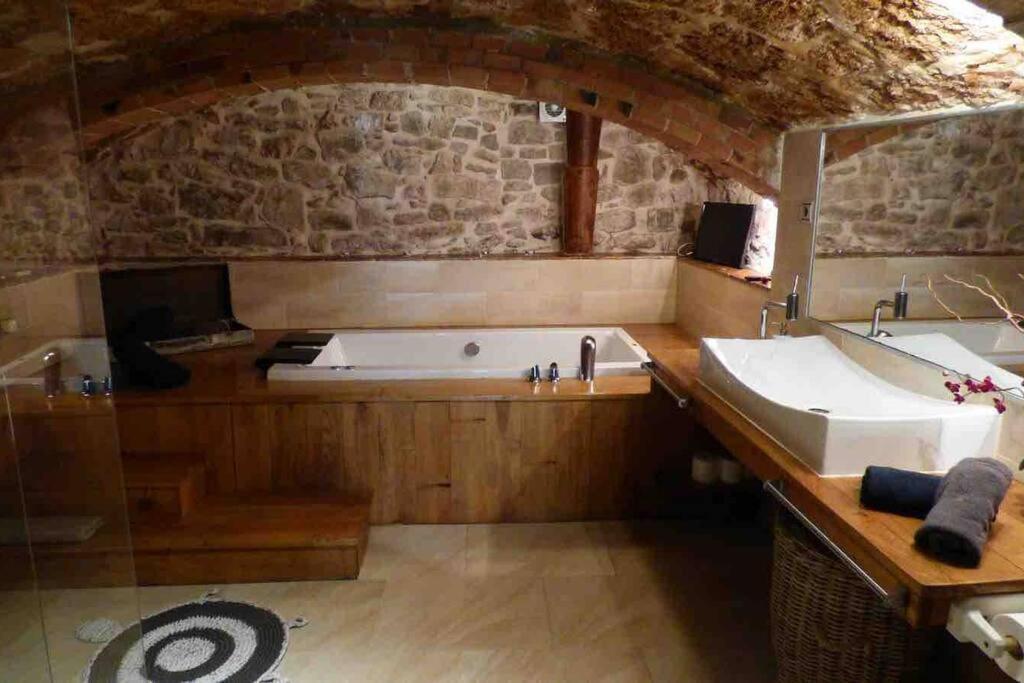 Sant Sebastia Con Jacuzzi, Sauna Y Jardin Apartment